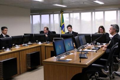  

21/11/2017 - Julgamento de recursos da Lava Jato na 8ª Turma do TRF4 - Foto: Sylvio Sirangelo/TRF4