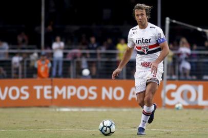 SÃO PAULO, SP - 03.12.2017: SÃO PAULO X BAHIA - Lugano durante o jogo entre São Paulo e Bahia realizado no Estádio Cícero Pompeu de Toledo, o Morumbi, localizado na Zona Sul de São Paulo. A partida é válida pela 38ª rodada do Brasileirão 2017. (Foto: Marco Galvão/Fotoarena/Lancepress!)