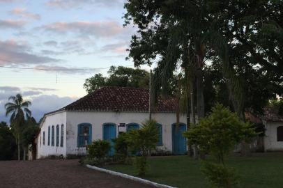 Santo Amaro, localidade de General Câmara, tem um dos principais conjuntos arquitetônicos açorianos do Rio Grande do Sul.