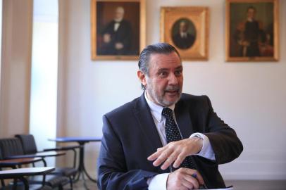  

PORTO ALEGRE, RS, BRASIL - 2017.12.01 - Hospital Beneficência Portuguesa está prestes a fechar as portas. Na foto: José Antônio Pereira de Souza, ex-Presidente do Hospital. (Foto: ANDRÉ ÁVILA/ Agência RBS)