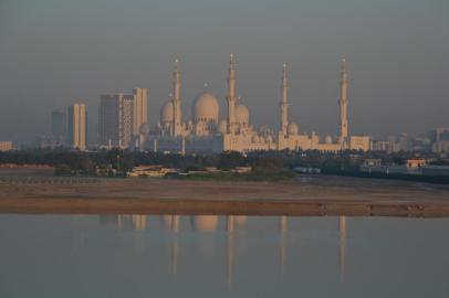 Abu Dhabi. APENAS PARA A MATÉRIA DE ABU DHABI DO VIAGEM EDIÇÃO DE 5/12/17. 

NÃO USAR!!!