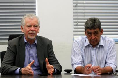 Porto Alegre, RS - 23.12.2016Reunião para entrega do relatório final do Comitê de Serviços e TecnologiaLocal: CeicNa foto: Prefeito, José Fortunati e Vice-prefeito, Sebastião MeloFoto: Brayan Martins/ PMPA