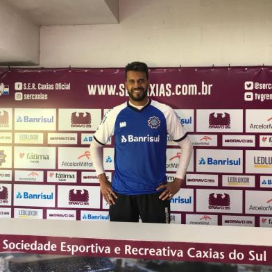 Goleiro Gledson apresentado no Caxias