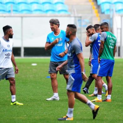  

PORTO ALEGRE, RS, BRASIL - 05/12/2017 - Último treino do Grêmio antes de embarcar para o Mundial de Clubes na próxima quarta-feira. (Carlos Macedo/Agência RBS)