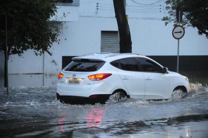  

Chuva causa alagamentos em Porto Alegre nesta quinta-feira(7).