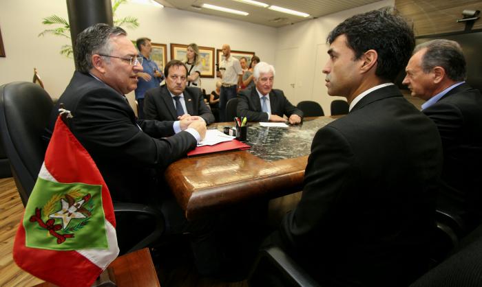 James Tavares, Governo de SC