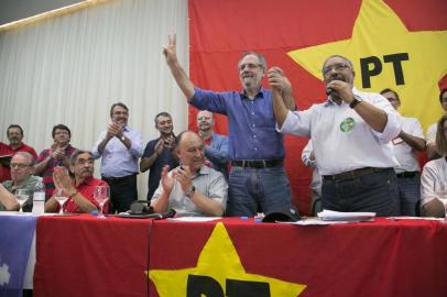 Porto Alegre 09/12/2017 - Miguel Rosseto candidato ao Governo do Estado Do RGS e Sen. Paulo Paim candidado ao Senado . Foto de Ubirajara Machado/Operario da Imagem