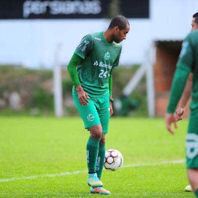  CAXIAS DO SUL, RS, BRASIL, 05/09/2017. Treino do Juventude que está disputando a série B do Campeonato Brasileiro. Na foto, zagueiro Maurício. (Porthus Junior/Agência RBS)