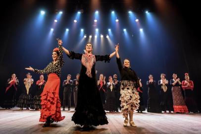 Daniele Zill, Juliana Kersting e Juliana Prestes dirigem e dançam o espetáculo Horizontes, que comemora os 18 anos da companhia de dança flamenca Del Puerto