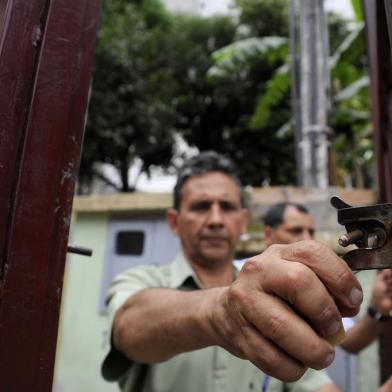  CAXIAS DO SUL, RS, BRASIL, 14/12/2017 - A Casa de Passagem Celeiro de Cristo, localizada no bairro Reolon, deixa de prestar serviços de acolhimento. NA FOTO: o educador Social João da Paz. (Marcelo Casagrande/Agência RBS)