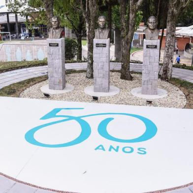 UCS inaugura memorial a fundadores em Caxias do Sul