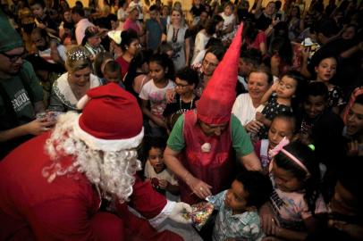  CAXIAS DO SUL, RS, BRASIL, 16/12/2017 - Chegada do Papai Noel em Fazenda Souza, distrito de Caxias do Sul. (Marcelo Casagrande/Agência RBS)