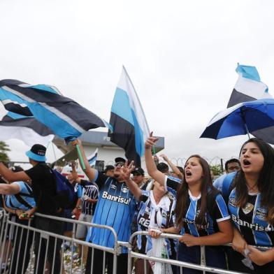  

PORTO ALEGRE, RS, BRASIL, 18-12-2017. Delegação do Grêmio chega no Aeroporto Salgado Filho após o Mundial de Clubes. (FÉLIX ZUCCO/AGÊNCIA RBS)