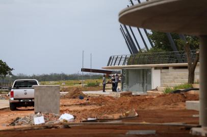  

PORTO ALEGRE, RS, BRASIL - 2017.12.18 - Obras de revitalização na orla do gasômetro. (Foto: ANDRÉ ÁVILA/ Agência RBS)