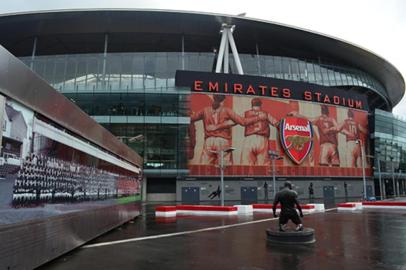 Emirates Stadium, a casa do Arsenal e do brasileiro André Santos