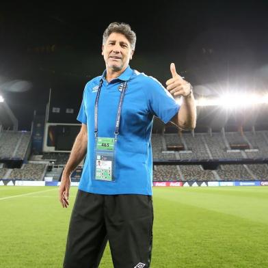  ABU DHABI, EMIRADOS ÁRABES UNIDOS - 15/12/2017 - Jogadores e comissão técnica do Grêmio fazem reconhecimento do campo Zayed Sports City, palco da grande final do mundial neste sábado. (Jefferson Botega/Agência RBS)Indexador: Jefferson Botega