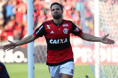  Diego comemorando gol contra o  Atlético-PR