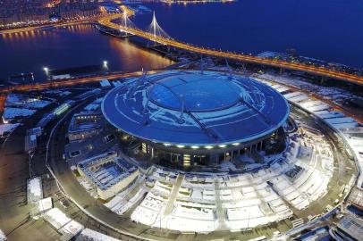  Krestovsky football stadium, also known as Zenit Arena, under construction for the 2018 FIFA World Cup, is pictured in Saint Petersburg on April 15, 2017. The 68,000-seater stadium also will host four Confederations Cup matches, which starts in June, including the final game. / AFP PHOTO / Ruslan SHAMUKOVEditoria: SPOLocal: Saint PetersburgIndexador: RUSLAN SHAMUKOVSecao: sports eventFonte: AFPFotógrafo: STR