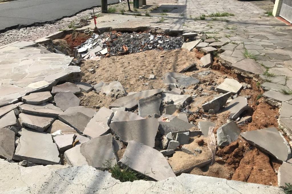 Como lidar com vizinhos escrotos que colocam o carro na frente da porta de  casa, na frente da garagem, na minha calçada, e quando vou pedir com  educação para retirar o carro