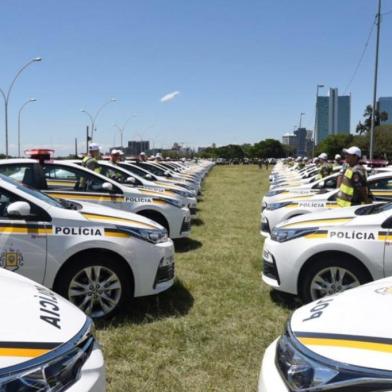 Entrega de viaturas para a Brigada Militar nesta terça-feira em Porto Alegre.