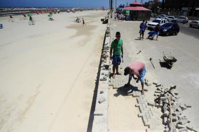  IMBÉ, RS, BRASIL, 26/12/2017 - Degradação das calçadas de Imbé. (FOTOGRAFO: LAURO ALVES / AGENCIA RBS)