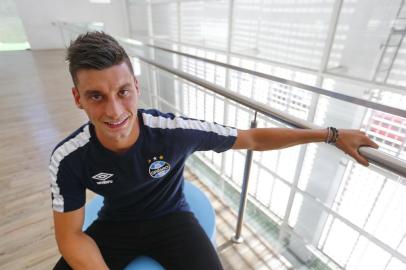  PORTO ALEGRE, RS, BRASIL, 27-12-207: Lucas Poletto, jovem atacante do Grêmio, filho do ex-jogador Paulo Roberto, em entrevista para Zero Hora (FOTO FÉLIX ZUCCO/AGÊNCIA RBS, Editoria de Esportes).