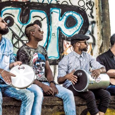 O grupo de pagode 3stilo Nosso faz show nesta sexta, a partir das 22h, no Petiscos Pub