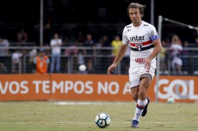 SÃO PAULO, SP - 03.12.2017: SÃO PAULO X BAHIA - Lugano durante o jogo entre São Paulo e Bahia realizado no Estádio Cícero Pompeu de Toledo, o Morumbi, localizado na Zona Sul de São Paulo. A partida é válida pela 38ª rodada do Brasileirão 2017. (Foto: Marco Galvão/Fotoarena/Lancepress!)