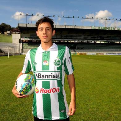  CAXIAS DO SUL, RS, BRASIL, 07/07/2017. O jogador Pedro Bitencourt, atacante do Juventude, foi convocado para a seleção brasileira de futebol sub-15. (Diogo Sallaberry/Agência RBS)