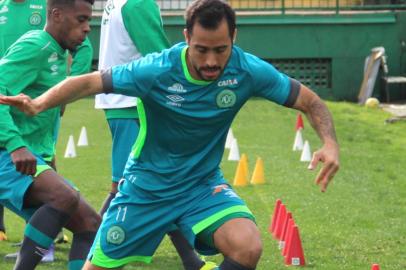 Martinuccio voltou a treinar na Chapecoense e viaja para Minas Gerais