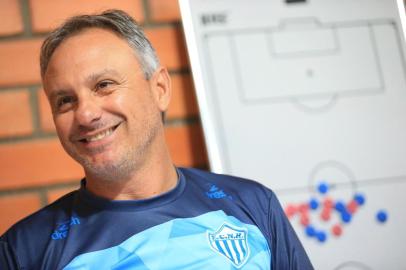  NOVO HAMBURGO, RS, BRASIL - 04/05/2017 : Entrevista com Beto Campos, treinador do Esporte Clube Novo Hamburgo. (FOTO: BRUNO ALENCASTRO/AGÊNCIA RBS)