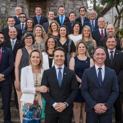 Terceira foto oficial do governo Daniel Guerra, sem o vice-prefeito Ricardo Fabris de Abreu