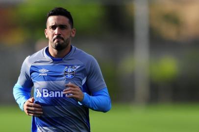  PORTO ALEGRE, RS, BRASIL - 04-08-2017 - Grêmio treina nesta tarde de sexta-feira com foco no jogo contra do Atlético MG. Jogador Edilson (FOTO: BRUNO ALENCASTRO/AGÊNCIA RBS)