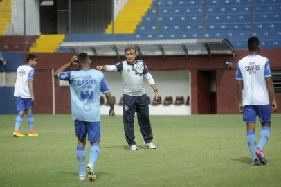  CAXIAS DO SUL, RS, BRASIL, 21/12/2017 -  Treino da equipe Ser Caxias, no estádio Centenário. NA FOTO: técnico Luís Carlos Winck. (Marcelo Casagrande/Agência RBS)