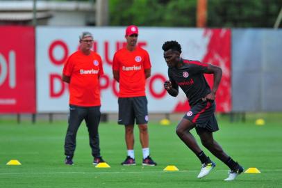  PORTO ALEGRE, RS, BRASIL - Treino do Inter no CT Parque Gigante. Na foto, zagueiro Paulão. (Félix Zucco/Agência RBS)