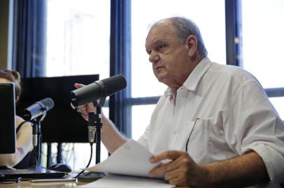  PORTO ALEGRE, RS, BRASIL, 04-01-2017. Vitorio Piffero, ex-presidente do Inter, em entrevista no Sala de Redação, da Rádio Gaúcha. (ANDERSON FETTER/AGÊNCIA RBS)