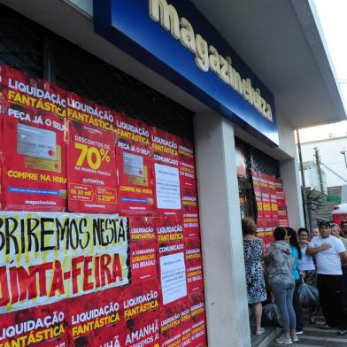  CAXIAS DO SUL, RS, BRASIL (05/01/2018). Magazine Luiza promove a tradicional Liquidação Fantástica.   (Roni Rigon/Pioneiro).