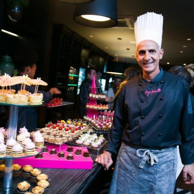  GRAMADO, RS, BRASIL, 12-10-2017. Diego Andino. Coquetel do 9º Festival de Cultura e Gastronomia de Gramado.(FOTO ANDRÉA GRAIZ/AGÊNCIA RBS, REDE SOCIAL)Indexador: Andrea Graiz