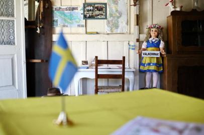  FARROUPILHA, RS, BRASIL, 01-12-2016: Gentes e Lugares do RS. Museu Sueco. Dona Wilma é responsável pela Svenska Kulturhuset, a casa da cultura sueca no Rio Grande do Sul. Fica na Linha Jansen, interior de Farroupilha, na divisa com Pinto Bandeira, na Serra. Todos os meses ela reúne descendentes de imigrantes para manter viva as tradições suecas no RS.  Os imigrantes chegaram aqui por volta de 1890. Hoje estão espalhados pelo Estado. (CARLOS MACEDO/AGÊNCIA RBS)