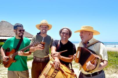 os fagundes, show de verão, paulinho, neto, ernesto e bagre, da esquerda para a direita.