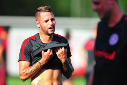  PORTO ALEGRE, RS, BRASIL, 03-01-2017: Primeiro treino do Inter no CT Parque Gigante na temporada, marcado pelo retorno do zagueiro Paulão. (FOTO FÉLIX ZUCCO/AGÊNCIA RBS, Editoria de Esportes).Na foto, o atacante Nico López.