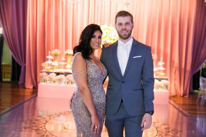  PORTO ALEGRE, RS, BRASIL, 06/01/2017 - Josieli e Fernando Dutra. Josieli Rios, formanda de medicina faz festa na Casa Vetro. (FOTO ANDRÉA GRAIZ/AGÊNCIA RBS)Indexador: Andrea Graiz