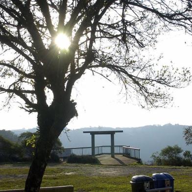 *** Mirante Gelain2 - Xu ***Mirante Gelain, no interior de Flores da Cunha, conta agora com bar aberto nos finais de semana para atender os visitantes.