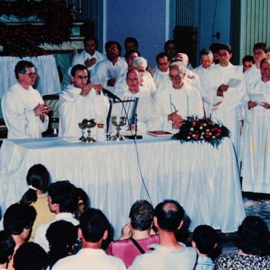  ANTONIO PRADO, RS, BRASIL (08/01/2018) Ordenação de Padre Paulo Venturini, na Igreja Matriz de Antonio Prado, em 08 de janeiro de 1995. (Roni Rigon/Pioneiro).