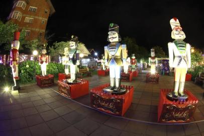  GRAMADO, RS, BRASIL, 18/12/2017. 32º Natal Luz de Gramado - Decoração natalina na cidade. (Cleiton Thiele/Divulgação)Indexador: CLEITON THIELE