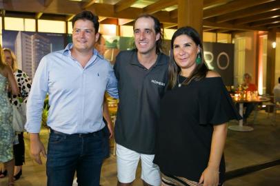  PORTO ALEGRE, RS, BRASIL, 10/01/2018: Antonio Dorneles,  Fernando Meligeni e Isabelle Isdra. Copa Astir de tênis no clube Leopoldina Juvenil.  (FOTO ANDRÉA GRAIZ/AGÊNCIA RBS).Indexador: Andrea Graiz