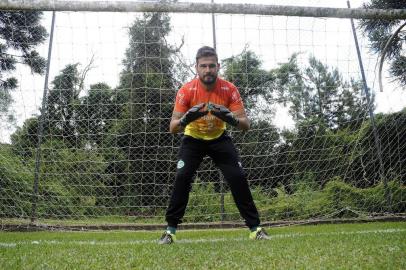  CAXIAS DO SUL, RS, BRASIL, 12/01/2018 - Goleiro Matheus Cavichioli foi campeão gaúcho em 2017 e defenderá o Juventude em 2018. (Marcelo Casagrande/Agência RBS)