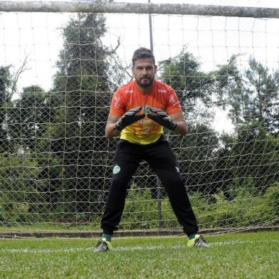  CAXIAS DO SUL, RS, BRASIL, 12/01/2018 - Goleiro Matheus Cavichioli foi campeão gaúcho em 2017 e defenderá o Juventude em 2018. (Marcelo Casagrande/Agência RBS)