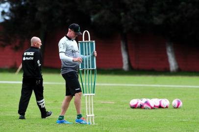  FARROUPILHA, RS, BRASIL, 15/01/2018. Juventude faz o último treino na Serra antes do início do Gauchão 2018. Na foto, o técnico Antônio Carlos Zago. (Diogo Sallaberry/Agência RBS)