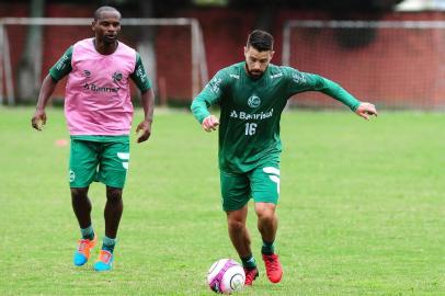  FARROUPILHA, RS, BRASIL, 15/01/2018. Juventude faz o último treino na Serra antes do início do Gauchão 2018. Na foto, o meia Bruno Ribeiro. (Diogo Sallaberry/Agência RBS)